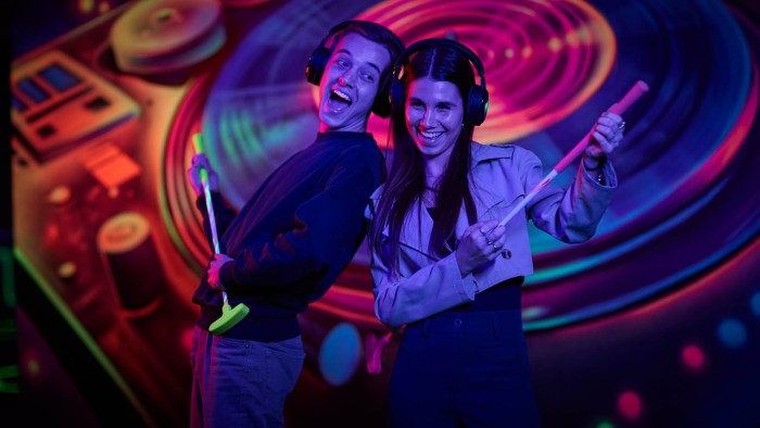 Glow Minigolf auf der Veluwe in 