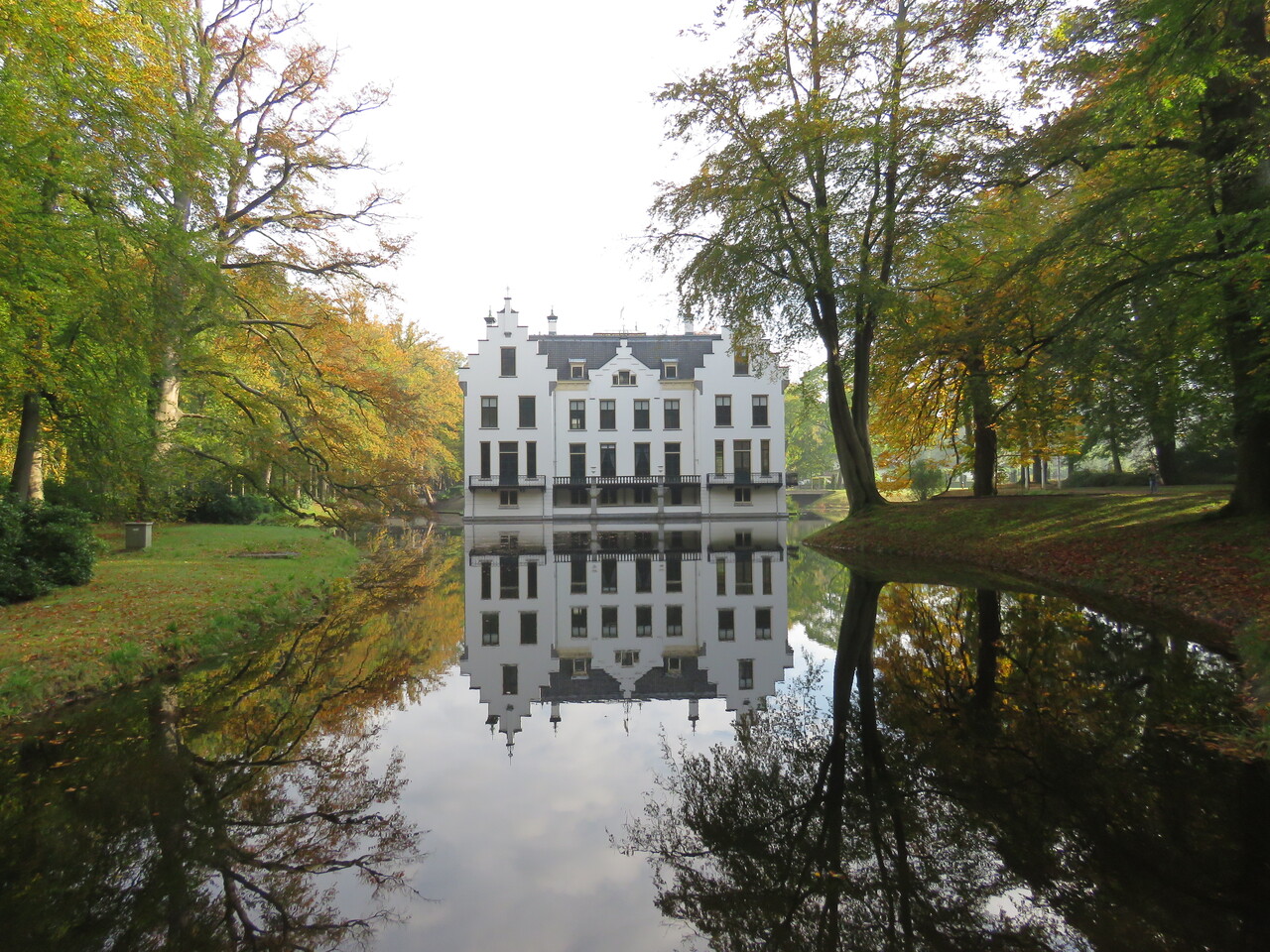 Der Wald zwischen Sommer und Herbst, Gut Staverden